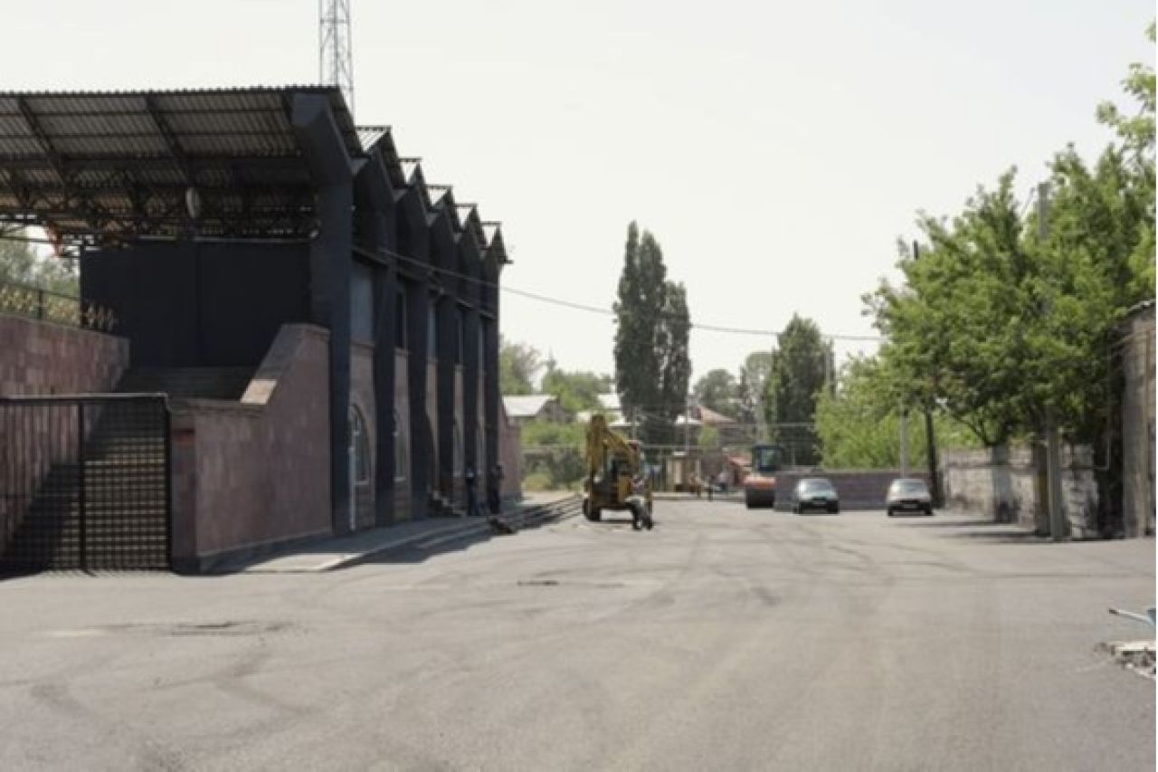 Մարզադաշտին հարակից փողոցի ասֆալտապատման աշխատանքները մոտենում են ավարտին