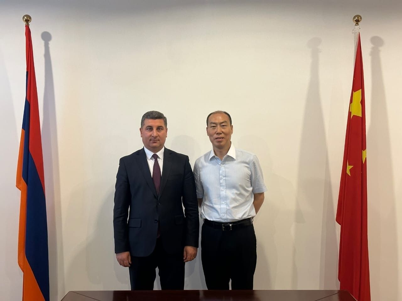 Գնել Սանոսյանը հանդիպել է ավտոբուսների արտադրությամբ զբաղվող չինական «Քինգ Լոնգ» ընկերության ներկայացուցիչների հետ