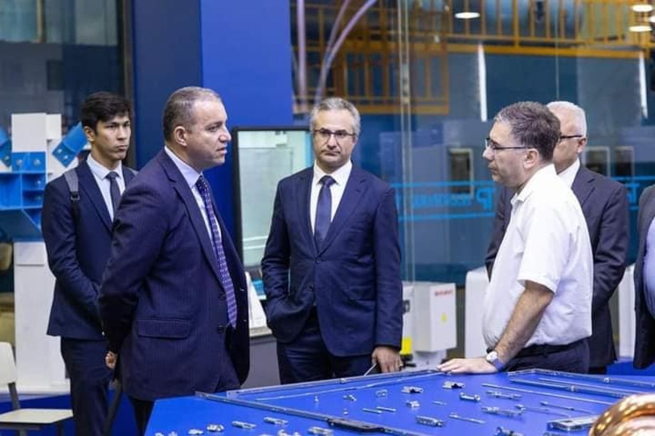 Վահան Քերոբյանն Ուզբեկստանում այցելել է Տաշքենդի տեխնոպարկ, «IT-Park Ուզբեկիստան» և «Չիրչիկ» քիմիական֊արդյունաբերական պարկեր