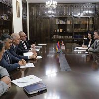 Մուշեղ Մուրադյանյանն այսօր հյուրընկալել է դեսպան Ջոն Պատրիկ Գալագերին