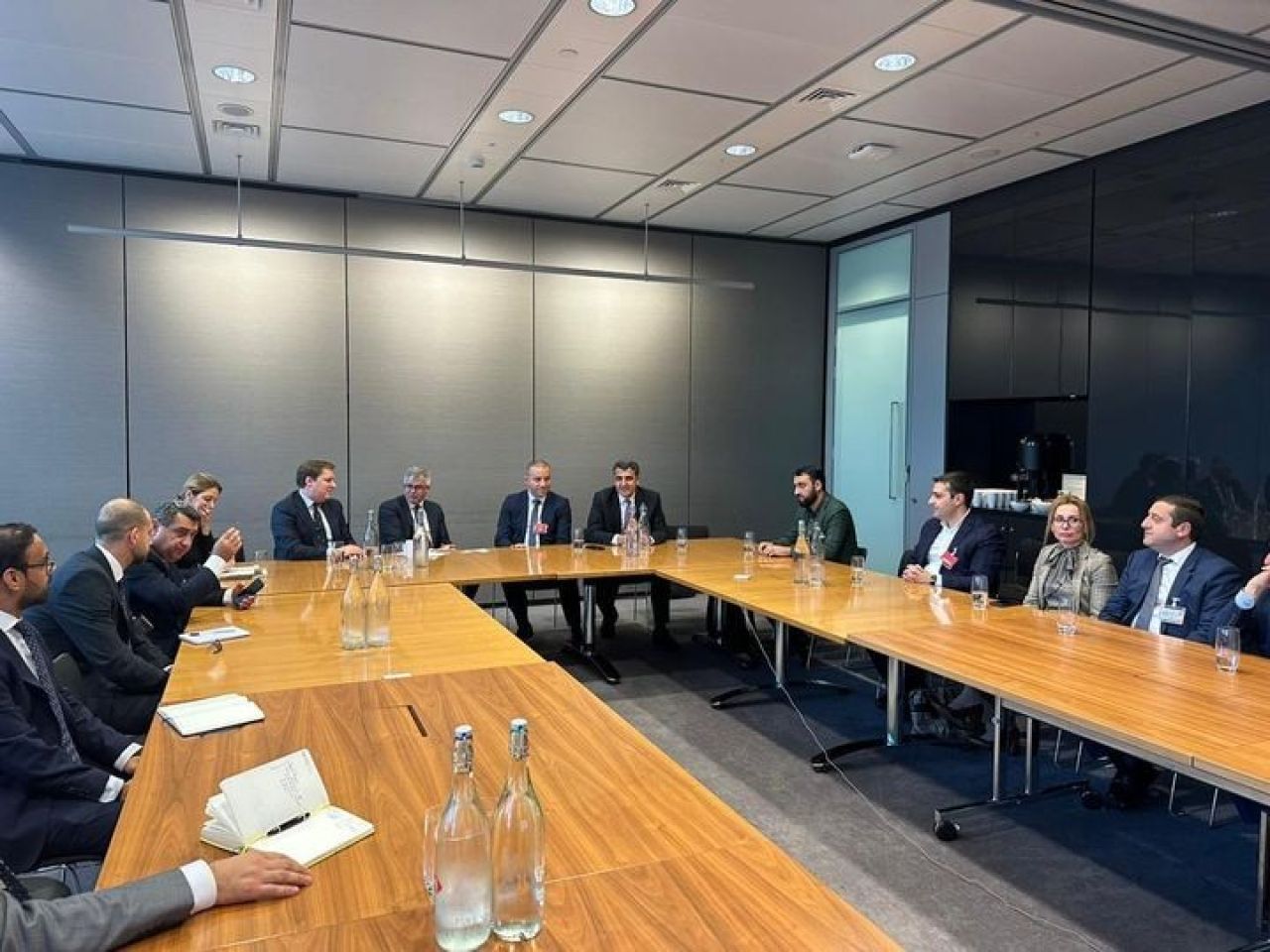 Վահան Քերոբյանը Լոնդոնում հանդիպում է ունեցել HSBC բանկի ներկայացուցիչների հետ