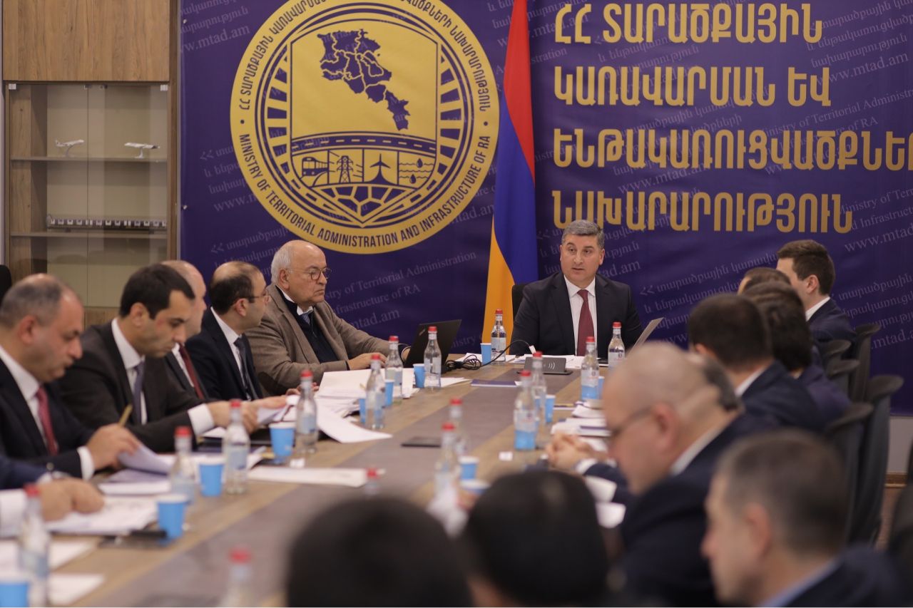 Գնել Սանոսյանը մարզպետների մասնակցությամբ անցկացրել է 2024 թվականի առաջին խորհրդակցությունը