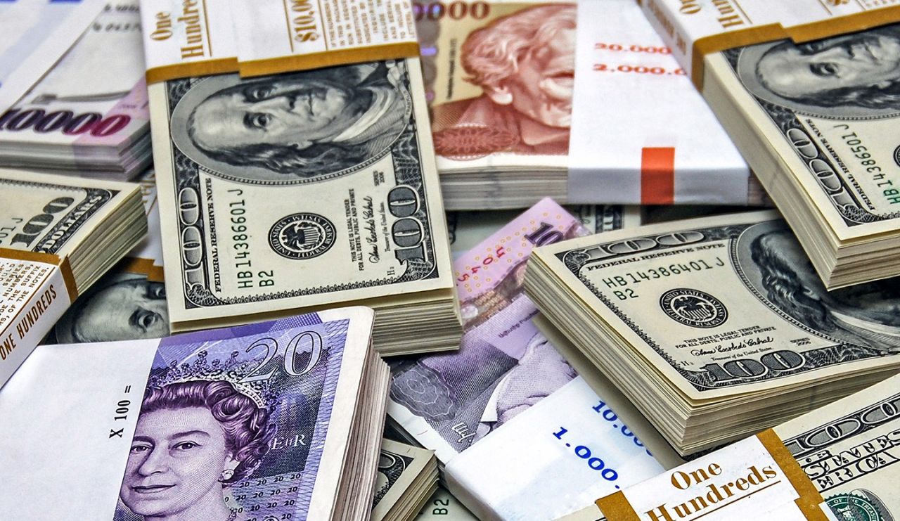 Փոխանակման կետերում դոլարի փոխարժեքը մնացել է նույնը, եվրոն և ռուբլին թանկացել են