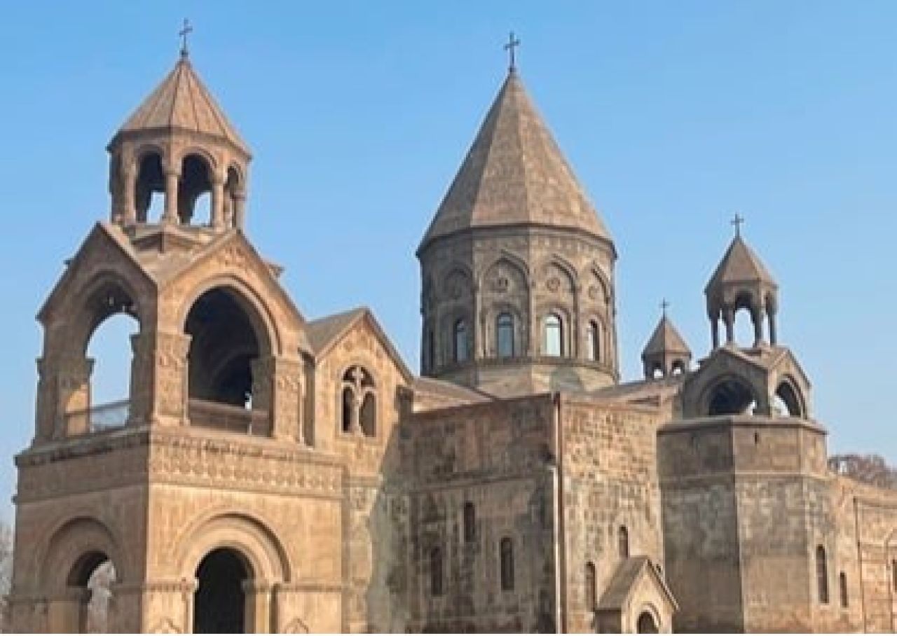 Սուրբ Պատարագները, ընկալյալ կարգի համաձայն, Մայր Տաճարում կսկսվեն ժամը 11:00-ին