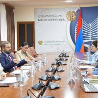 Գևորգ Պապոյանն ընդունել է Մրցակցության պաշտպանության հանձնաժողովի (ՄՊՀ) և գործարար համայնքի ներկայացուցիչներին