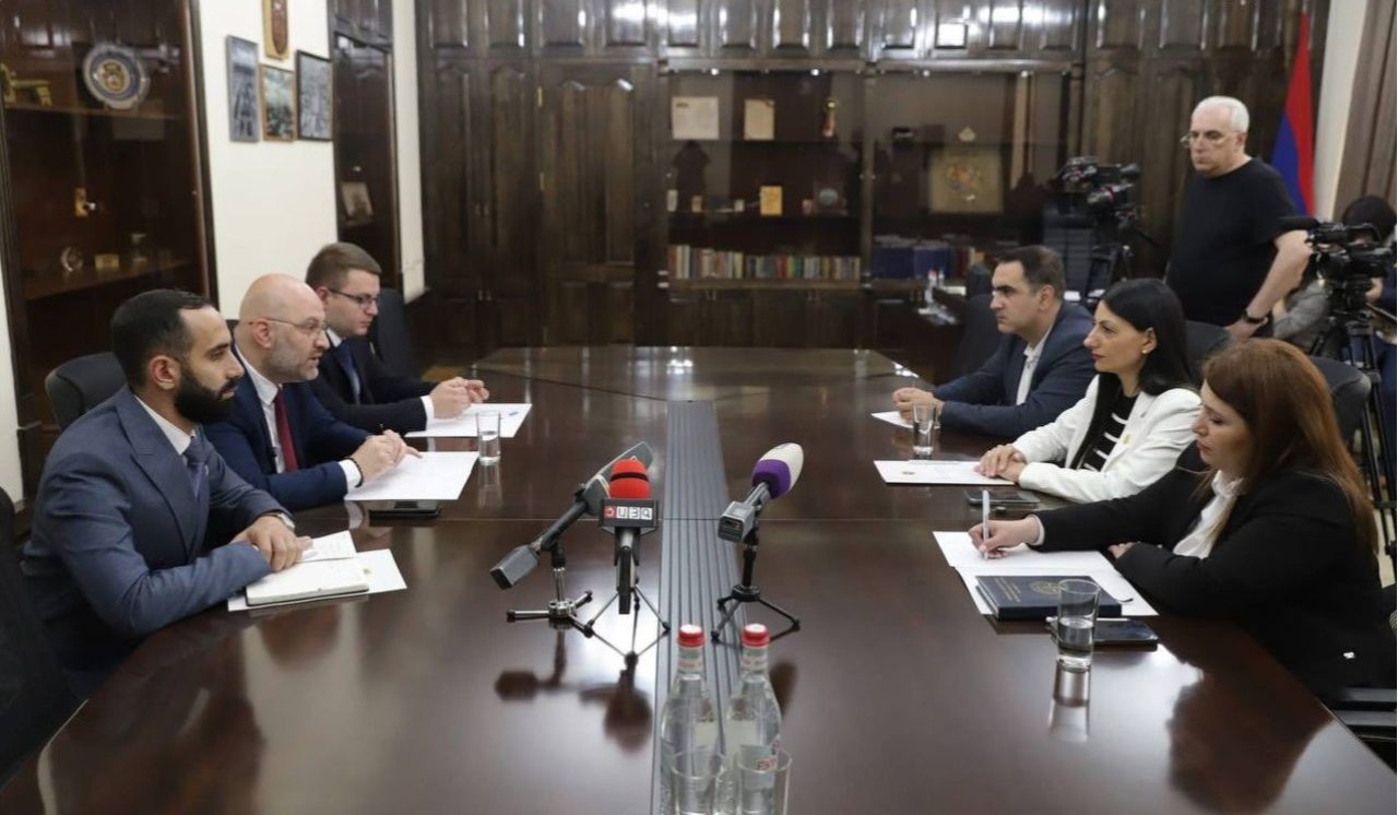 ՄԻՊ-ը և Շիրակի մարզպետը քննարկել են մարզում առկա մարդու իրավունքներին վերաբերելի խնդիրները