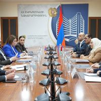 Հայաստանը կարող է կամուրջ հանդիսանալ Եվրոպական միության և ԵԱՏՄ-ի միջև. Պապոյանը՝ ԱՄԷ դեսպանին