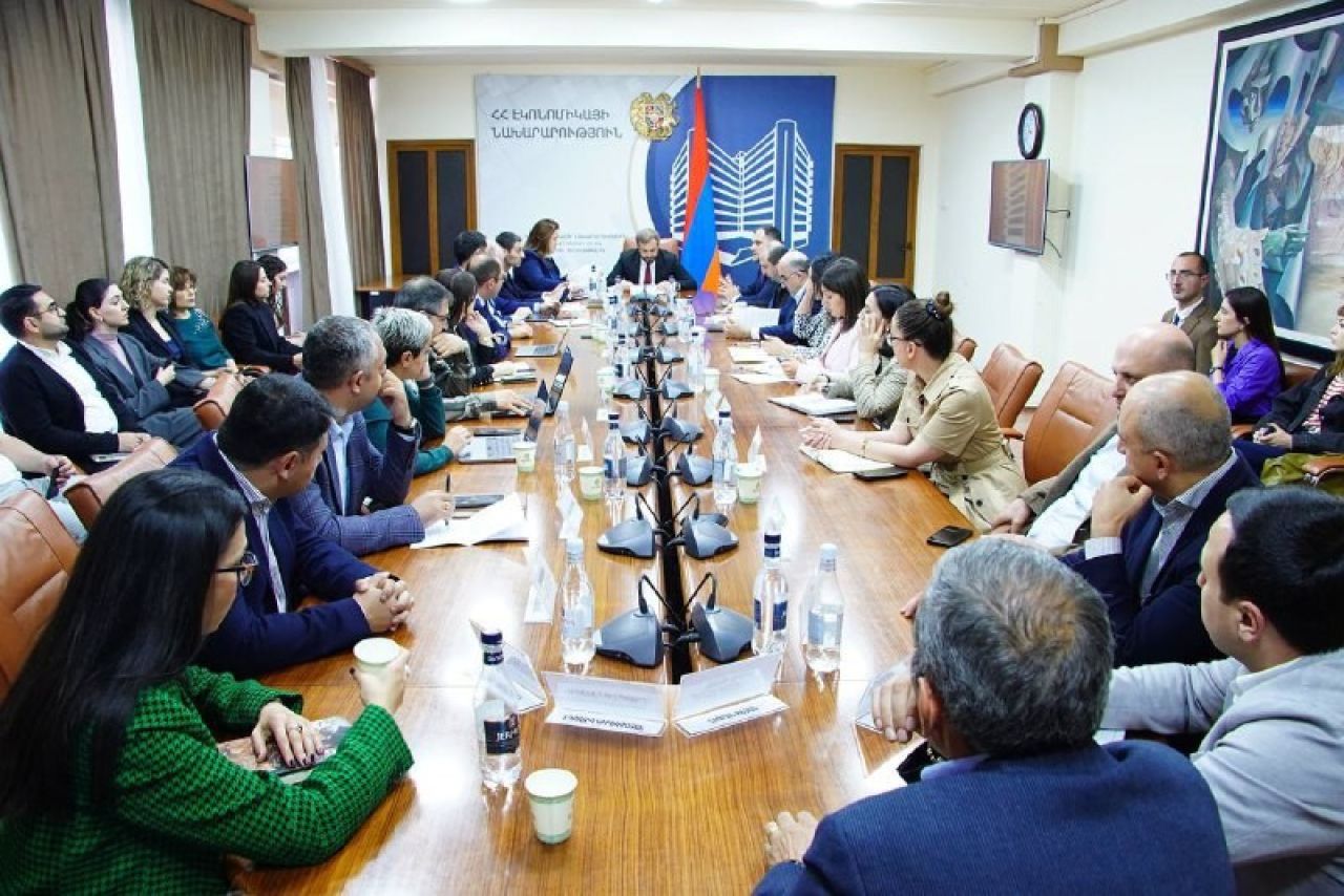 ՀՀ էկոնոմիկայի նախարար  Գևորգ Պապոյանի գլխավորությամբ կայացել է ՓՄՁ ենթախորհրդի նիստը