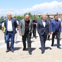 Աբովյանում վերակառուցվում է մանկապարտեզ, իսկ Կամարիսում և Մայակովսկիում կառուցվում են դպրոցներ