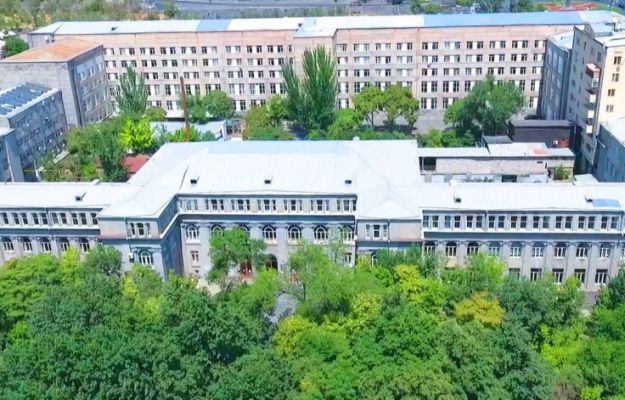 ՀԱԱՀ-ն հայտարարում է մրցույթ՝ երեք ֆակուլտետների դեկանների թափուր պաշտոնները զբաղեցնելու համար