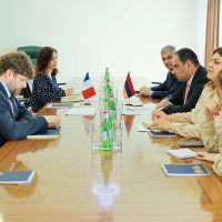 ՏԿԵ նախարարը Ֆրանսիայի Սենատի ներկայացուցչի հետ անդրադարձել է իրականացվող և նախատեսված համատեղ ծրագրերին