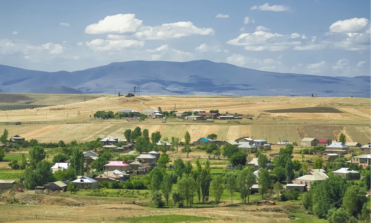 Ախուրյան բնակավայրում սուբվենցիոն ծրագրով հիմնանորոգվել է 1,7 կմ երկարությամբ Հ․Հովսեփյան փողոցը