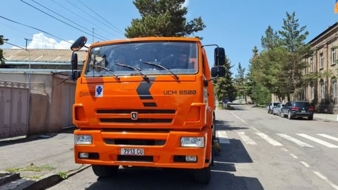Գեղարքունիքի մարզի Գավառ համայնքը ձեռք է բերել նոր քաղաքային կոմունալ վակումային փոշեկուլ ավտոմեքենա