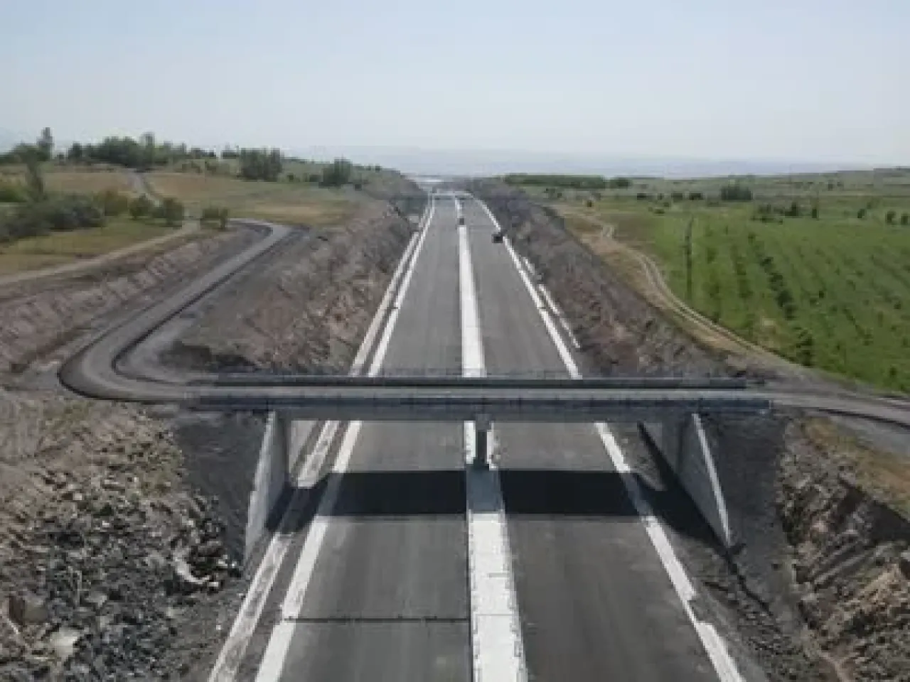 Գծանշման աշխատանքներ Ագարակի հնավայրը շրջանցող ճանապարհին