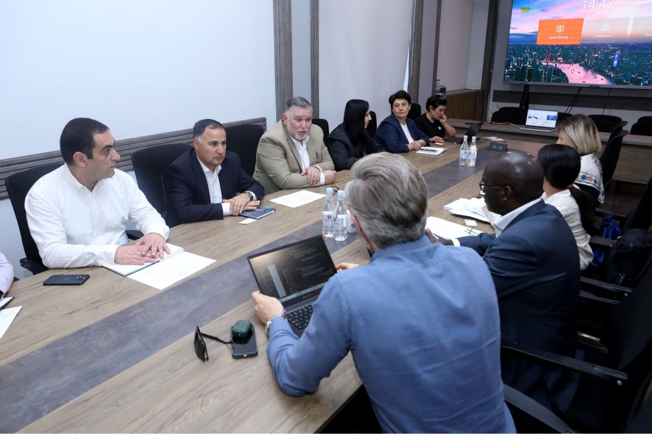 ԱԶԲ հետ քննարկվել է Հյուսիս-հարավի Սիսիան-Քաջարան ճանապարհի շինարարությունը