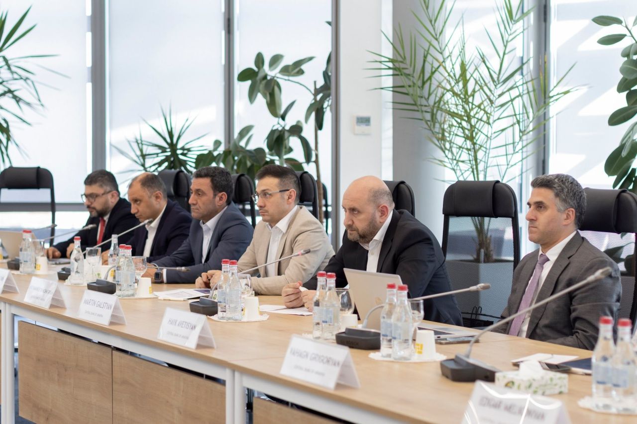 Մարտին Գալստյանն ընդունել է Արժույթի միջազգային հիմնադրամի հայաստանյան առաքելության պատվիրակությանը