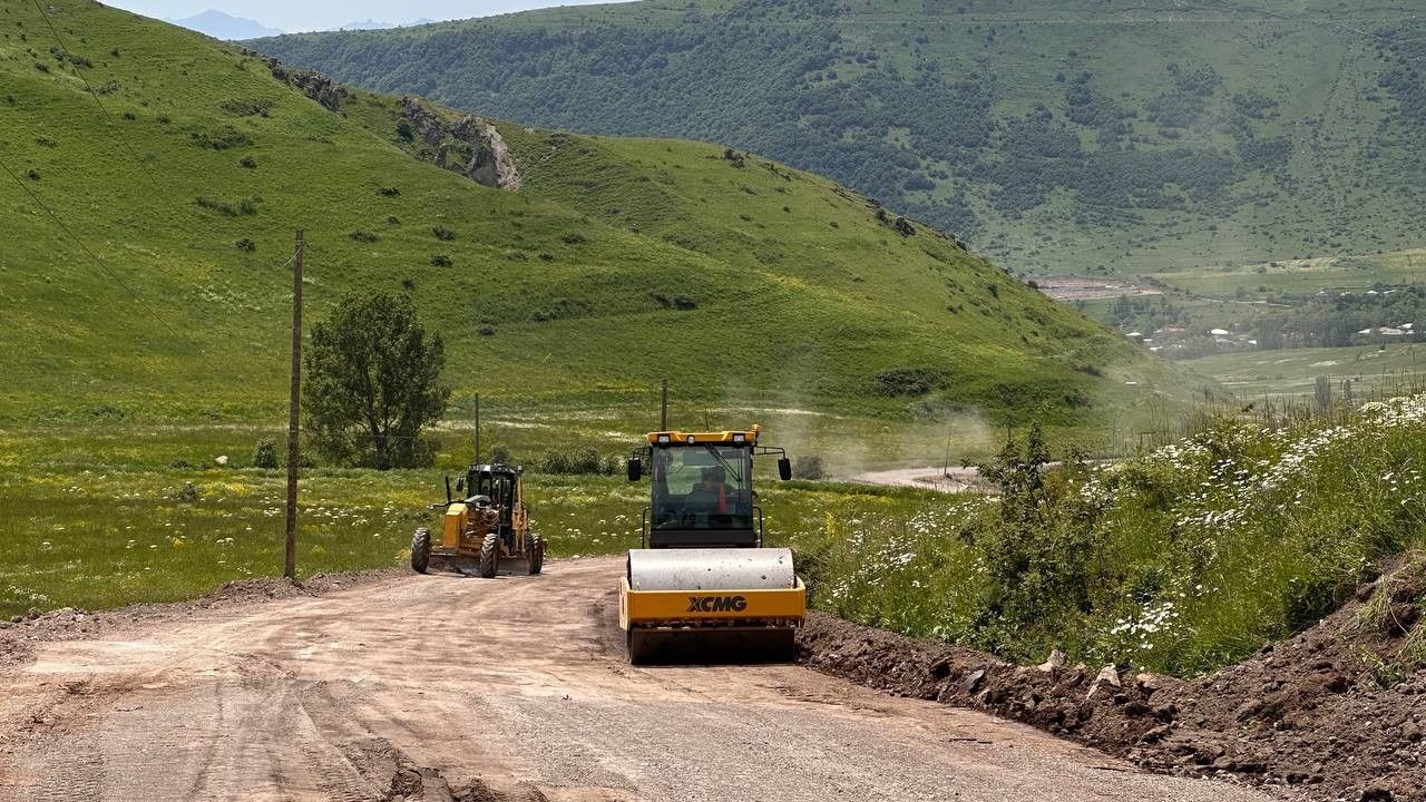Ընթացքի մեջ են Վերիշեն-Խոզնավար ճանապարհի հիմնանորոգման աշխատանքները