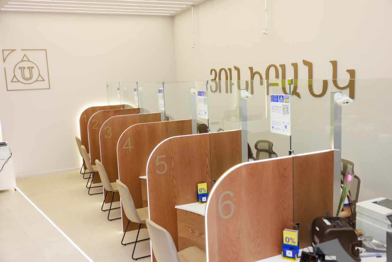 Moody's upgrades long-term deposit ratings of Unibank to B1, outlook stable