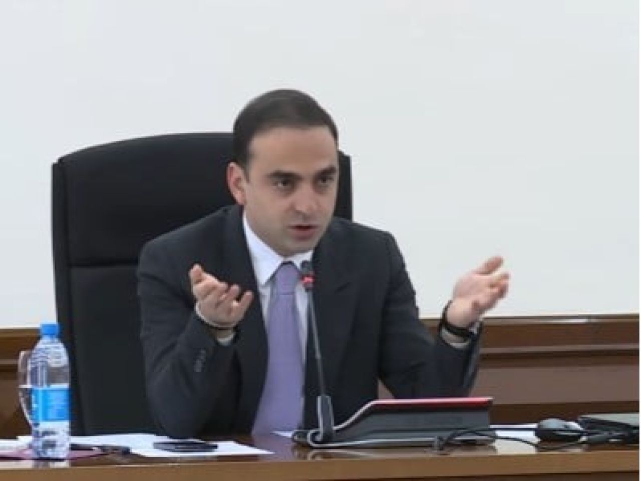 Քաղաքապետը դժգոհել է ինքնակամ շինությունների քանդման ընթացքից