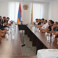 Հանդիպում–քննարկում Արտաշատի համայնքապետարանում