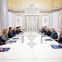 Փաշինյանն ընդունել է ՍԱԶԲ կառավարիչների խորհրդի տարեկան հանդիպման մասնակիցներին