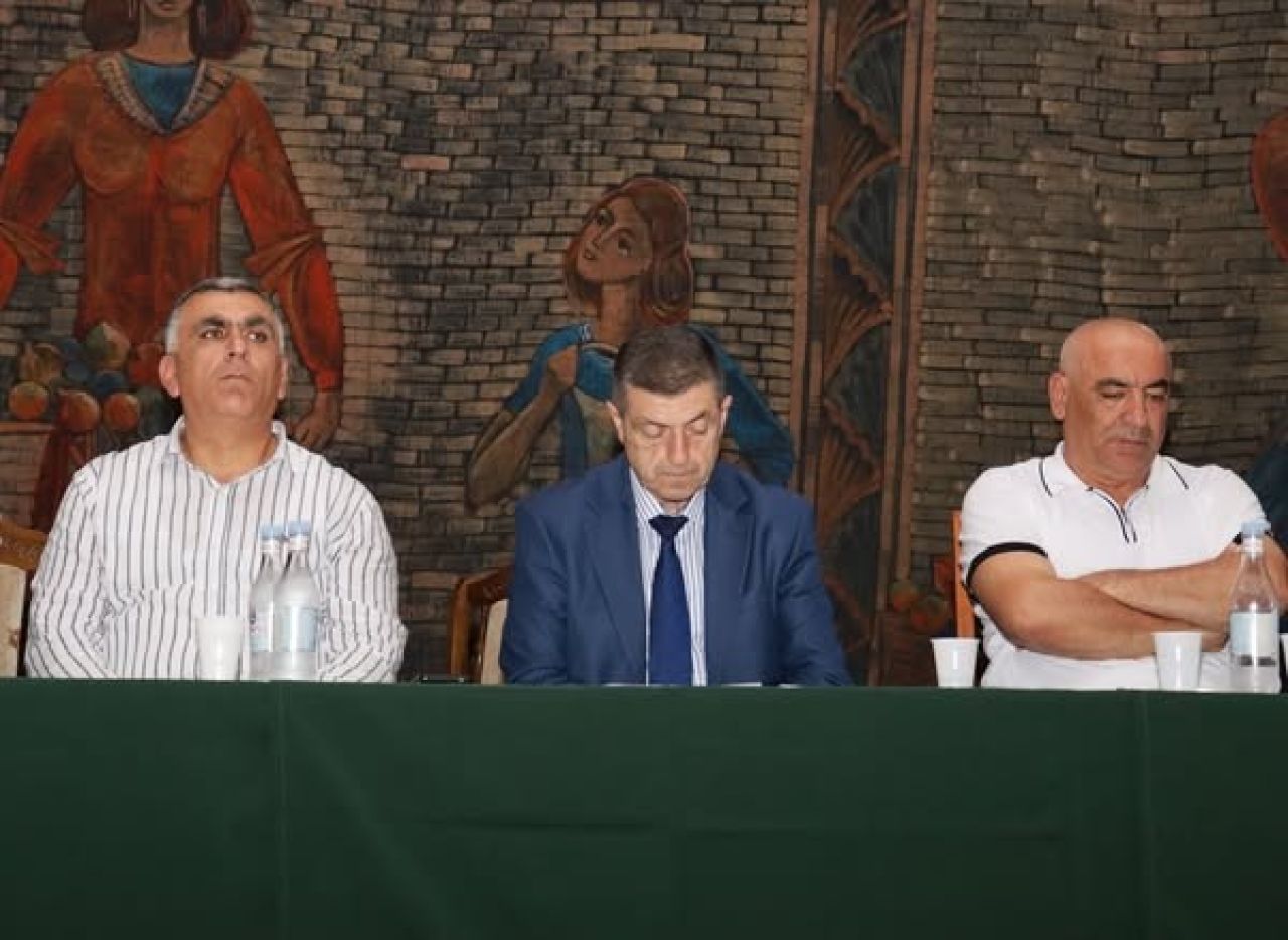 Հանդիպում Ռինդի բնակիչների հետ։