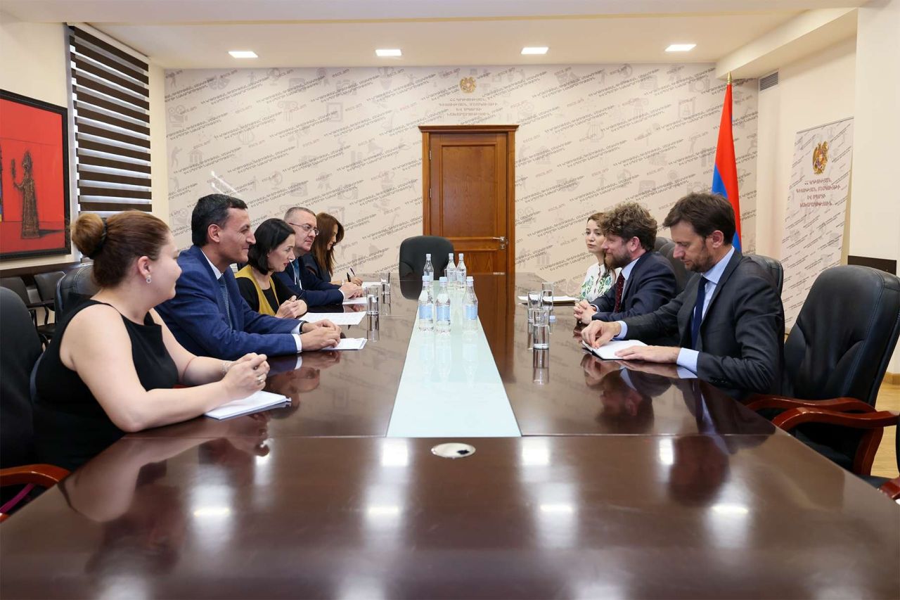 Լուվրի հավաքածուից Հայաստան կտեղափոխվի ավելի քան մեկ տասնյակ նշանակալի ցուցանմուշ
