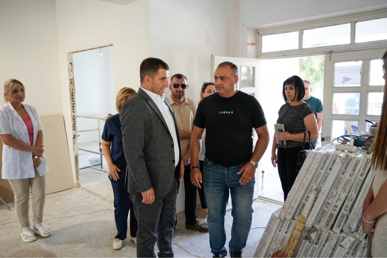 Արմավիրի մարզպետարանի պաշտոնյաներն այցելել է Խոյ համայնքի Հայթաղ և Գեղակերտ բնակավայրեր