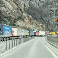 Վերին Լարս տանող ճանապարհը կրկին փակվել է բեռնատարների համար