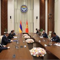 Ալեն Սիմոնյանը Բիշքեկում Ղրղզստանի վարչապետի հետ քննարկել է քաղաքական և տնտեսական համագործակցությանն առնչվող թեմաներ