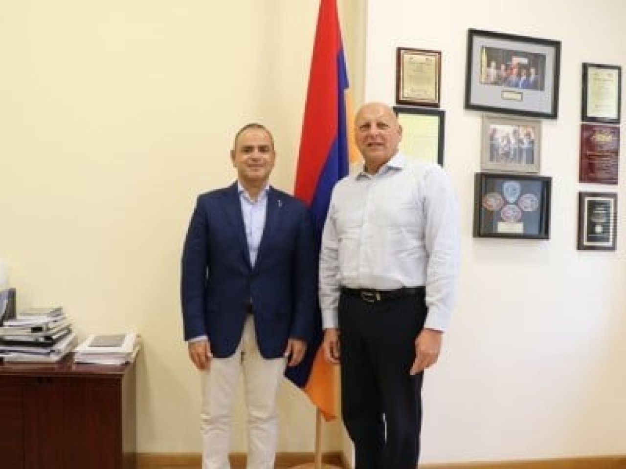 Զարեհ Սինանյանը հանդիպել է Գլենդելի քաղաքապետի հետ