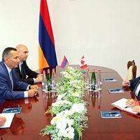 Սյունիքի մարզպետ Ռոբերտ Ղուկասյանն այսօր ընդունել է ՀՀ-ում Կանադայի արտակարգ և լիազոր դեսպանին