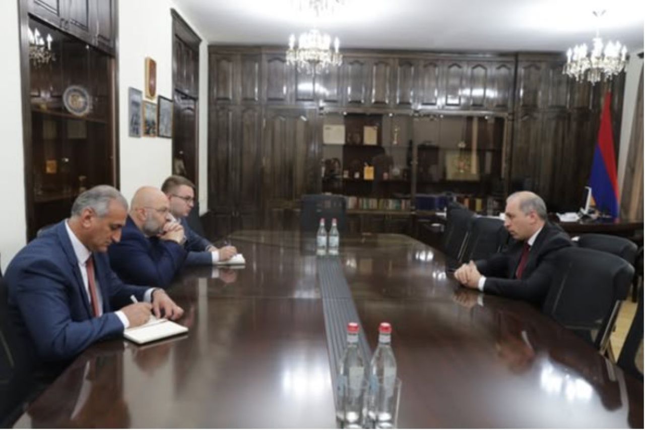 Շիրակի մարզպետարանում ընդունել են Էկոպարեկային ծառայության պետին