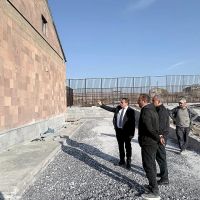 Քաղաքաշինության կոմիտեի նախագահը չնախատեսված այց է կատարել Երնջատափի դպրոցի շինարարական հրապարակ