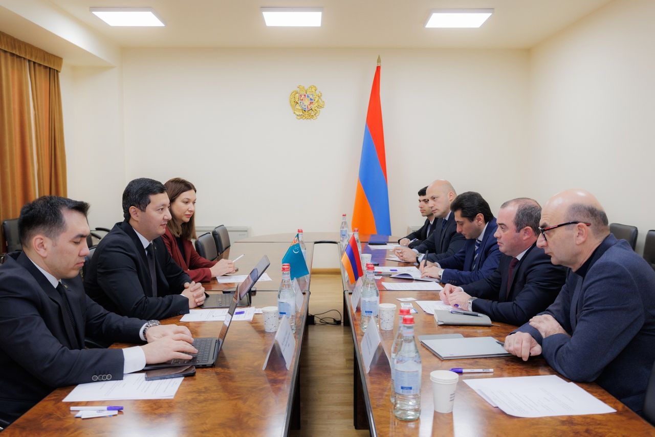 Ռուբեն Սիմոնյանն ընդունել է Թուրքմենստանի կրթության փոխնախարար Ազատ Աթաևի գլխավորած պատվիրակությանը