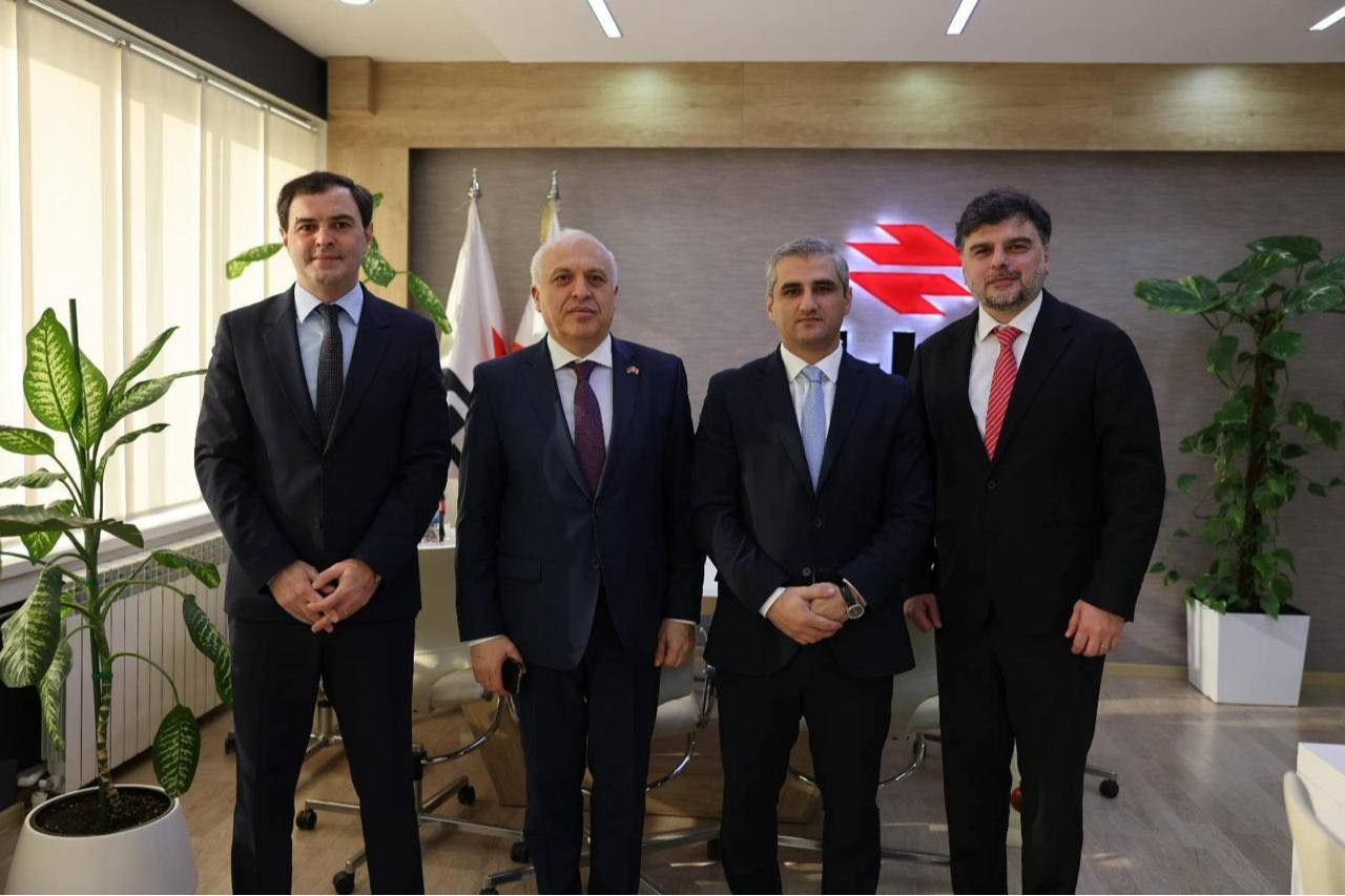 Աշոտ Սմբատյանը հանդիպել է Վրաստանի պետական էլեկտրահամակարգերի ղեկավար Վանո Զարդիաշվիլիի հետ