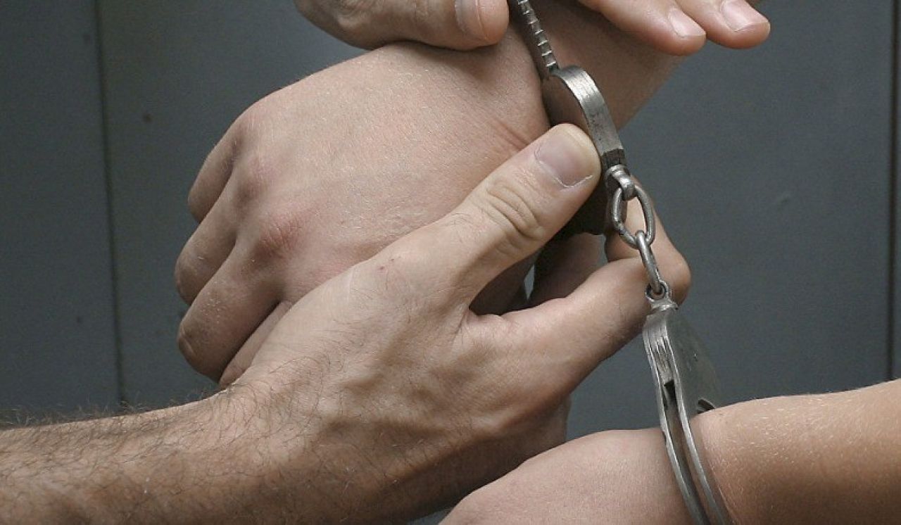 Պաշտոնեական կեղծիքի և դրան դրդելու կասկածանքով մի խումբ անձինք են ձերբակալվել