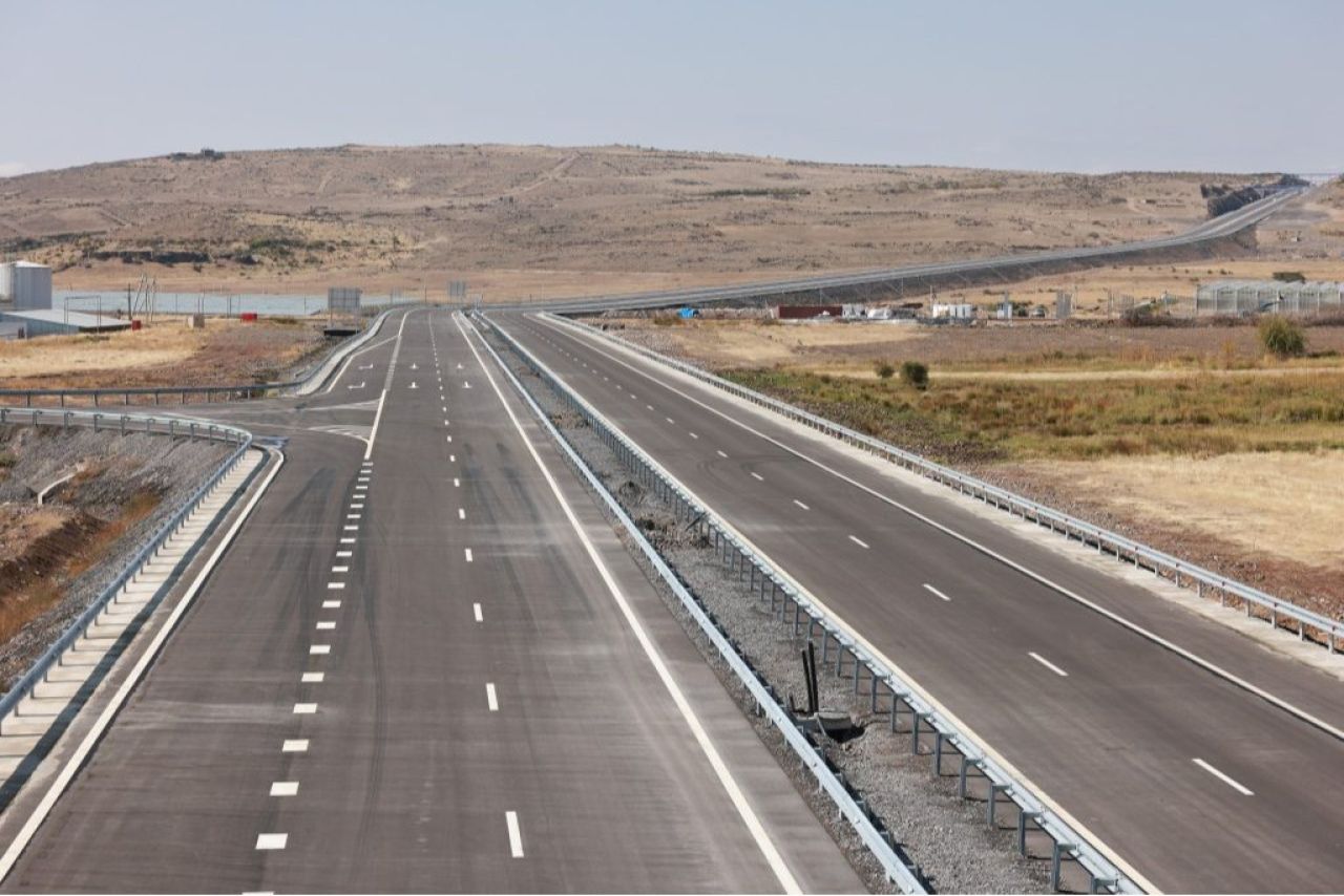 Դեկտեմբերի 13-ից Մ-1, Երևան-Գյումրի ճանապարհի կմ31+360-կմ32+500 հատվածում երթեւեկությունը ժամանակավորապես կկազմակերպվի աջ շերտով