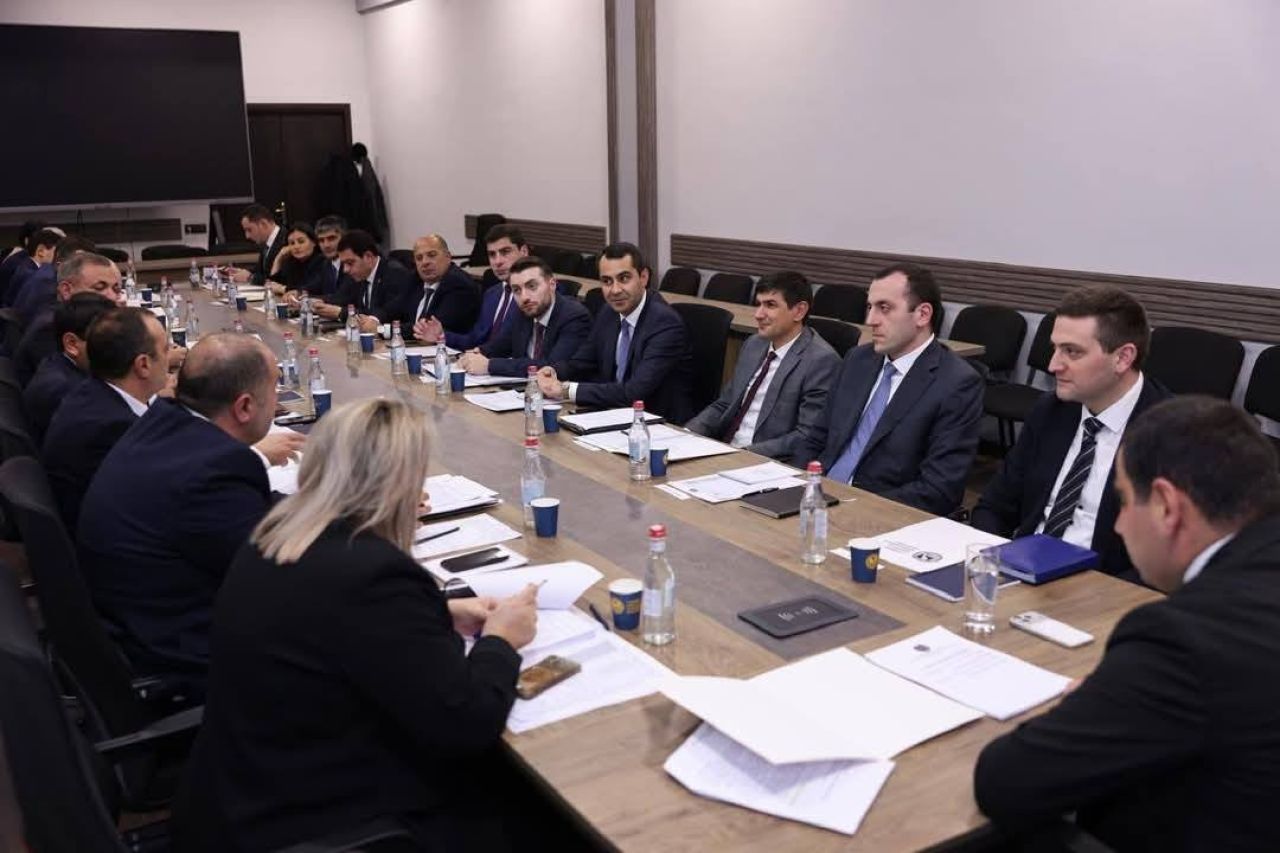 Դավիթ Խուդաթյանն անցկացրել է հերթական խորհրդակցությունը՝  մարզպետների մասնակցությամբ