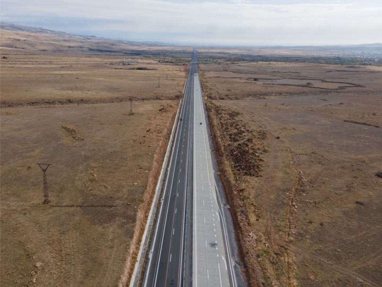 Հյուսիս-հարավի Աշտարակ-Թալին  ծրագրի շրջանակում կառուցվել է նաև մոտ 20կմ համայնքային  դաշտամիջյան ճանապարհ