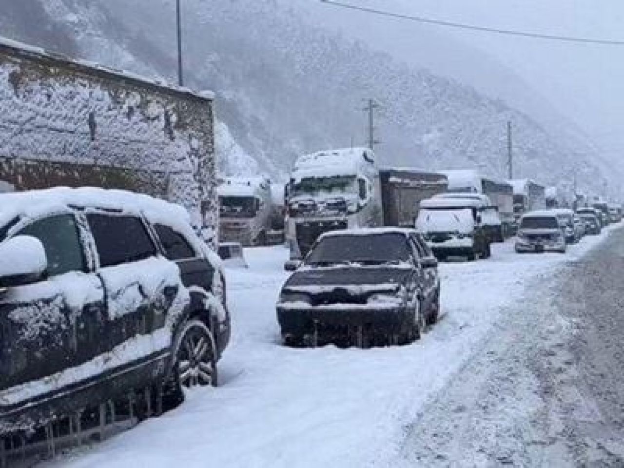 Ռազմավիրական ճանապարհը վատ եղանակի պատճառով փակ է բեռնատարների համար