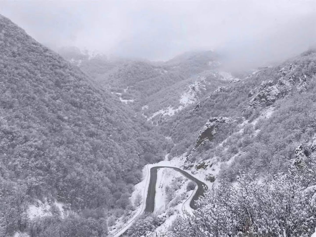 Ավտոճանապարհներին տեղ-տեղ մերկասառույց է