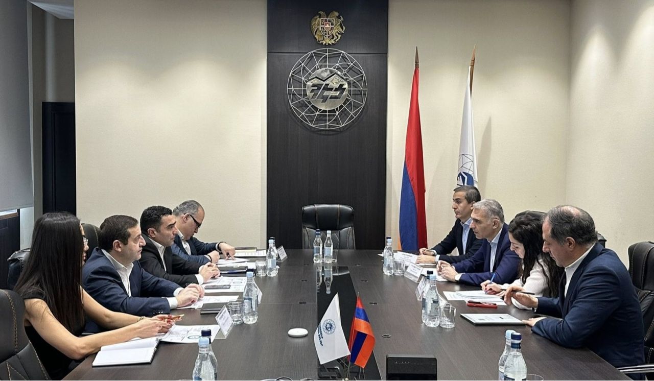 Ռոմանոս Պետրոսյանն ընդունել է «Ամունդի-Ակբա Ասեթ մենեջմենթ»-ի պատվիրակությանը