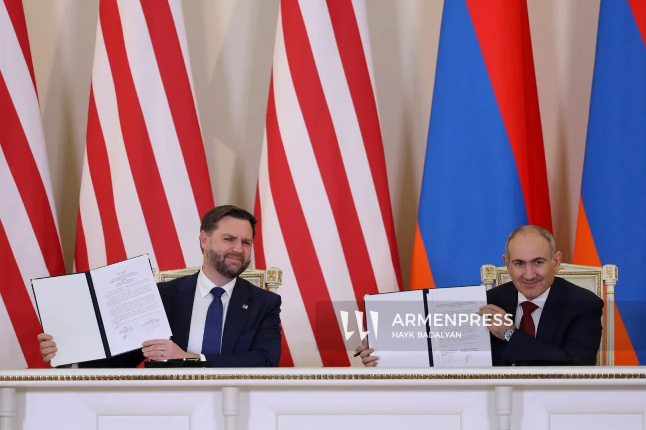 Փաշինյանն ու Վենսը ստորագրեցին Միջուկային էներգիայի խաղաղ նպատակներով օգտագործման վերաբերյալ հայտարարությունը