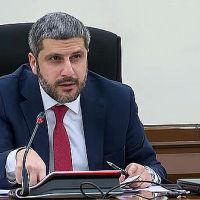 Փոսերի հետևանքով տուժած վարորդներին քաղաքապետարանը չի փոխհատուցելու. Երևանի փոխքաղաքապետ