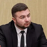Միայն 2026-ին Կառավարությունն ուղիղ կամ անուղղակի 30800 դրամով ավելացնում է տարեցների սոցիալական երաշխիքները. Կոստանյան