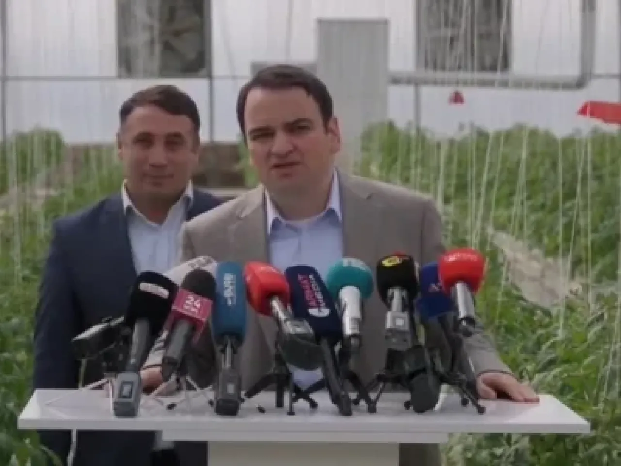ՆԱԽԸՆՏՐԱԿԱՆ. 2 տարի լավ է լինում, երրորդ տարին վատ է գնում, մարդիկ ամբողջ կյանքը վարկերի տակ են մնում. Կարապետյան