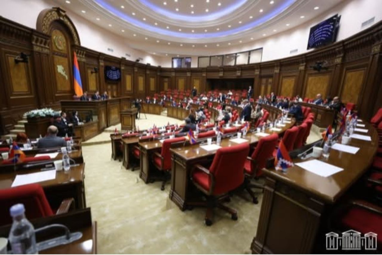 Մոպեդները, տրիցիկլները և քվադրիցիկլները ներառվեցին պարտադիր ապահովագրության համակարգում․ Ազգային ժողովն ընդունել է նախագիծը