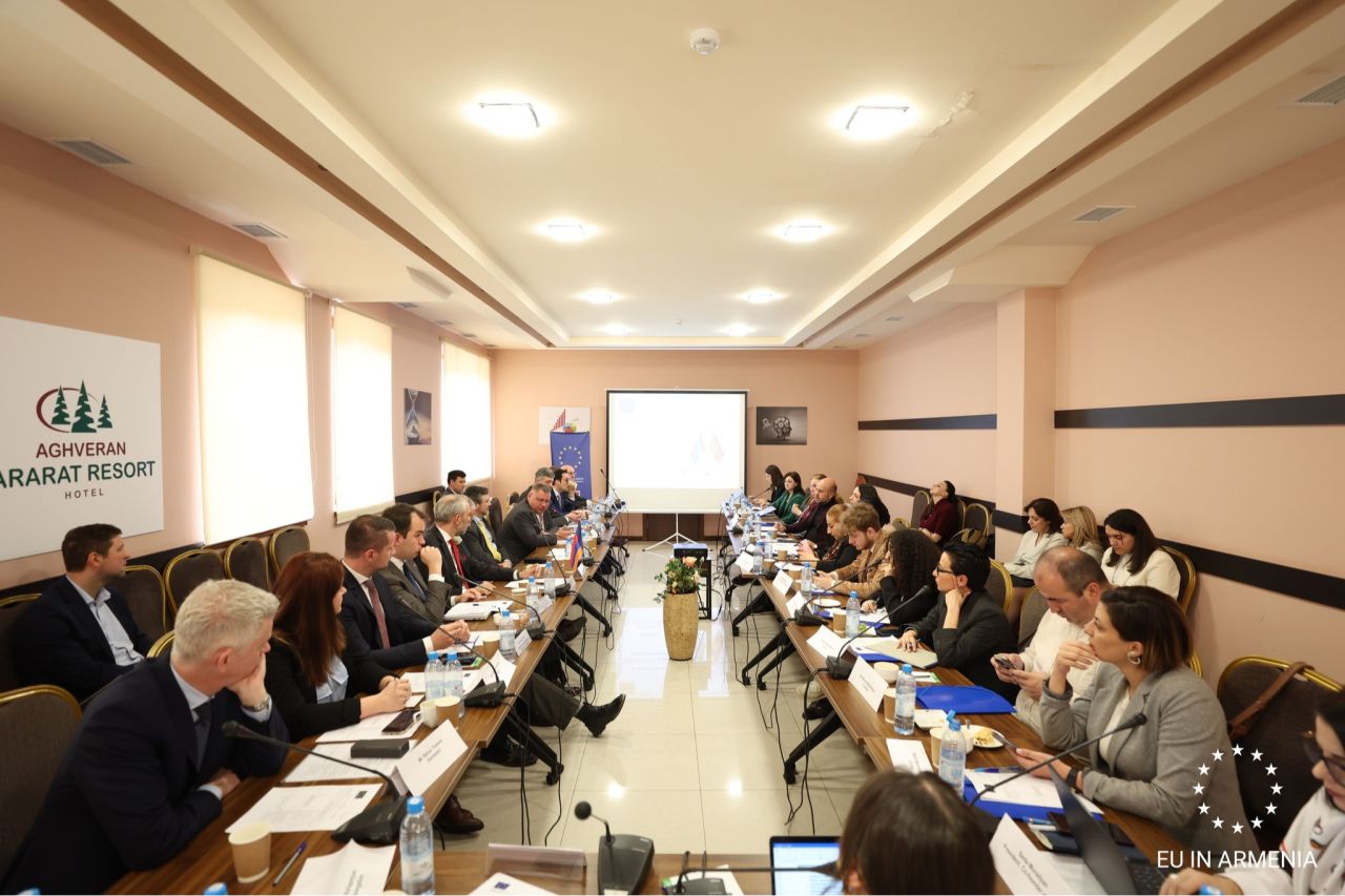 Վահե Հովհաննիսյանը և Լեա Գուտիերեսը քննարկել են ԱԶԲ գործող ծրագրերը ՀՀ-ում և առաջիկայում իրականացվելիք նախագծերի պորտֆելը