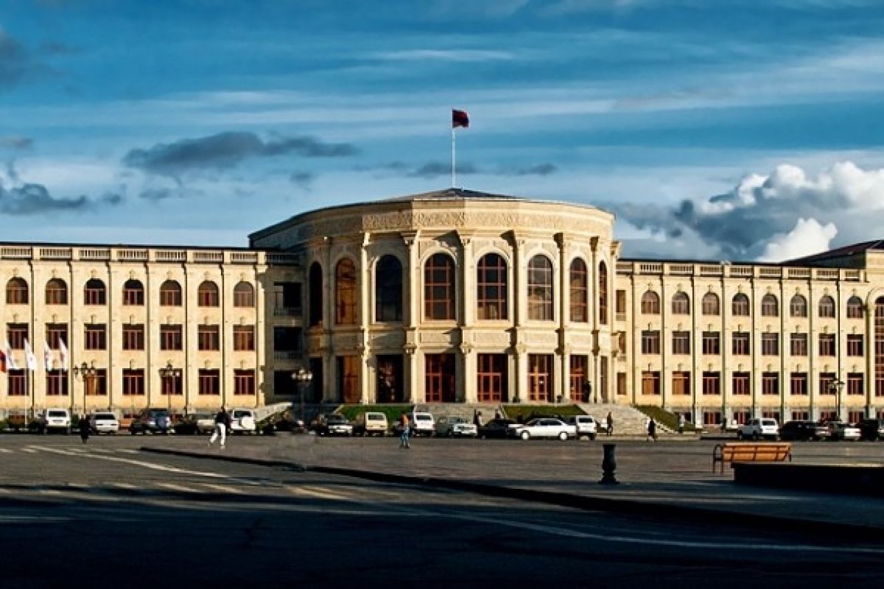 Գյումրիի ավագանու նիստում քննարկվել են հանրային տրանսպորտի և ճանապարհների բարեկարգման հարցեր